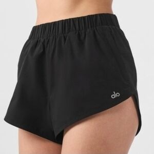 ALO Yoga Women's Playmaker Dolphin Short In Black